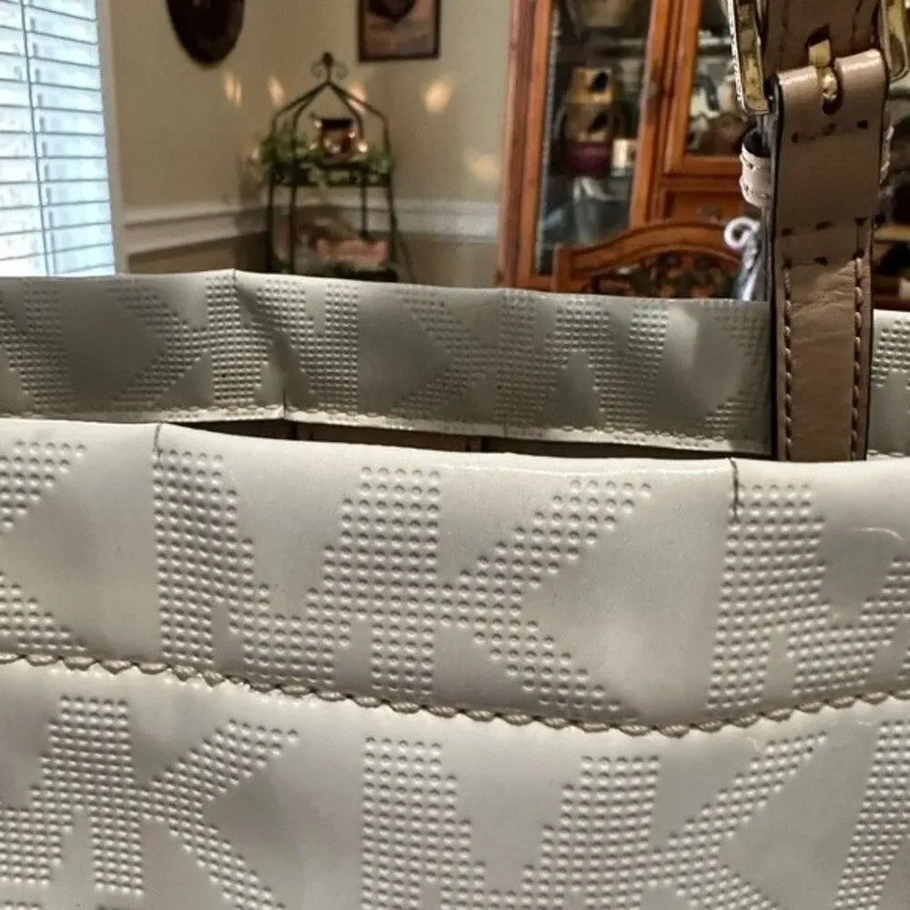 Micheal Kors white jet set logo tote bag